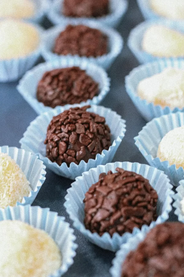 Brigadeiro Gourmet de Chocolate Recheado