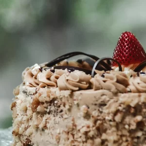 Bolo de Frutas com Nozes e Chantily